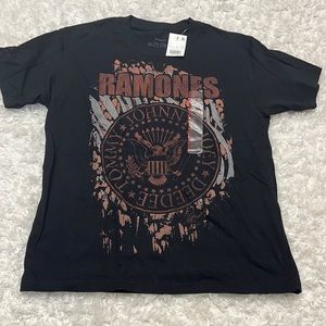 Ramones Black Tee-shirt can woman’s new with tags Size small NWT